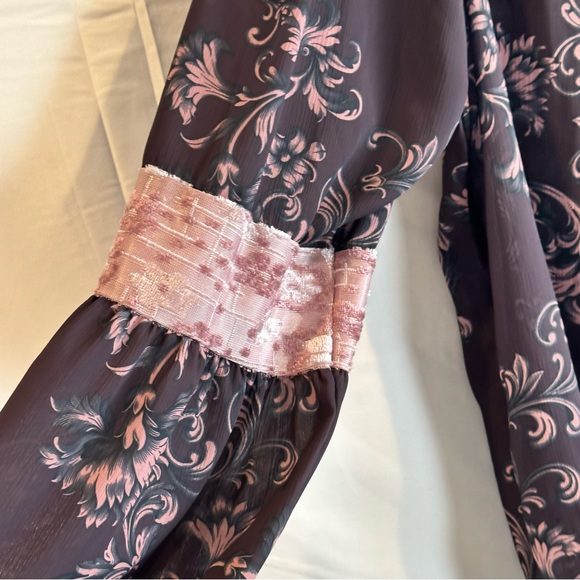 Loralette Flowered Kimono 1X. String Tie Closure. Brown With Pink Velvet Trim - Picture 5 of 16